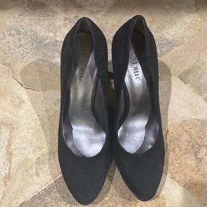 Nine West black suede platform pumps